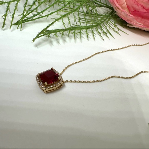 NEW⚜️ Red Crystal Charm Necklace - Picture 5 of 9